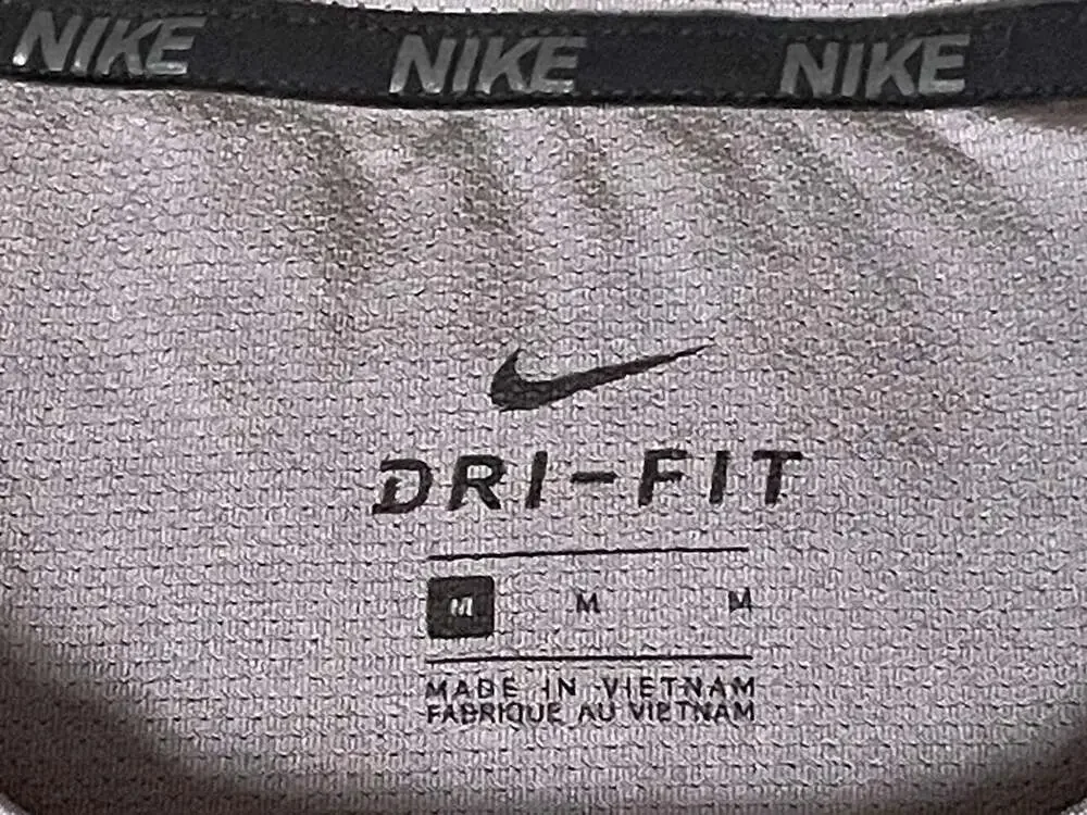 Nike DRI-FIT Mens M Gray Activewear Wicking Short-Sleeve Running Tee T-Shirt EUC
